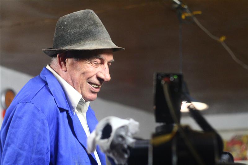 Îndrăgitul actor Mitică Popescu împlinește 80 de ani - VIDEO