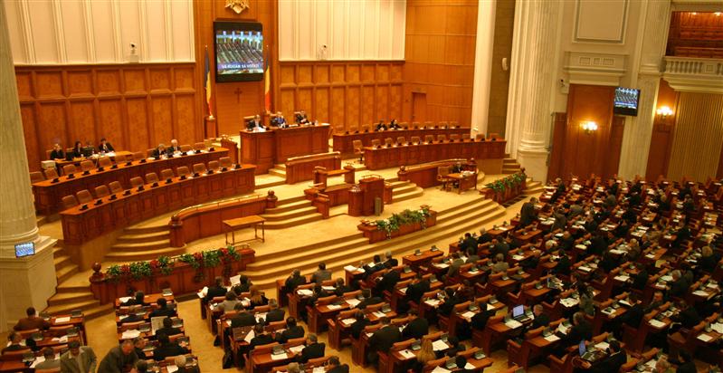 TU DECIZI! Cât au muncit parlamentarii Clujului între 2012 şi 2016. Unii mai vor încă un mandat