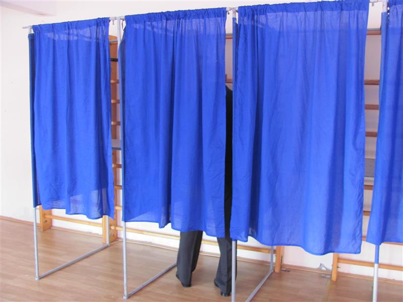 BEC: Prezență la vot de 16,62% (ora 14:00). Vremea bună îi scoate pe clujeni din casă 