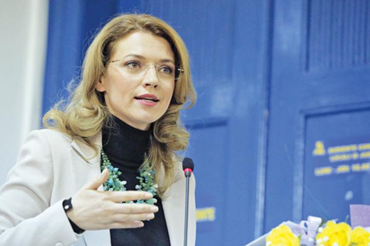 Alina Gorghiu şi-a depus mandatul de preşedinte al PNL