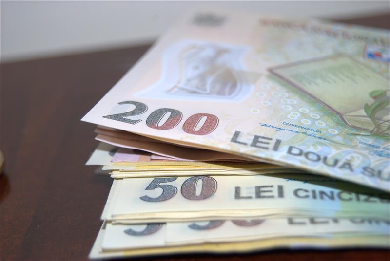 Studiu: Banii aduc fericirea într-o măsură mult mai mică decât relaţiile şi sănătatea