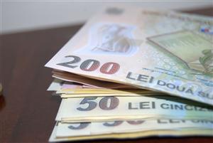 Studiu: Banii aduc fericirea într-o măsură mult mai mică decât relaţiile şi sănătatea