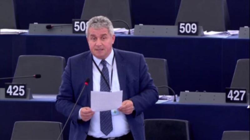 Semnal de alarmă din partea unui europarlamentar clujean despre apa cu bacterii din comerţ