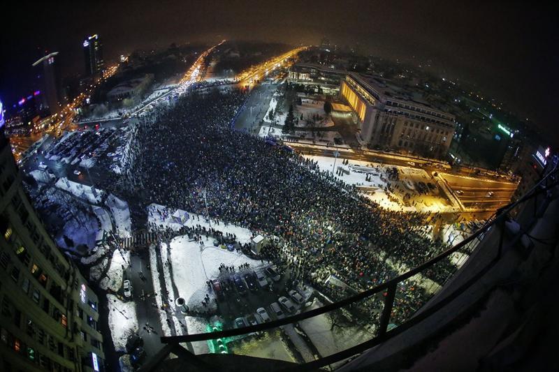 Liderii PSD din ţară aşteaptă semnalul de la Bucureşti pentru o contra-manifestaţie