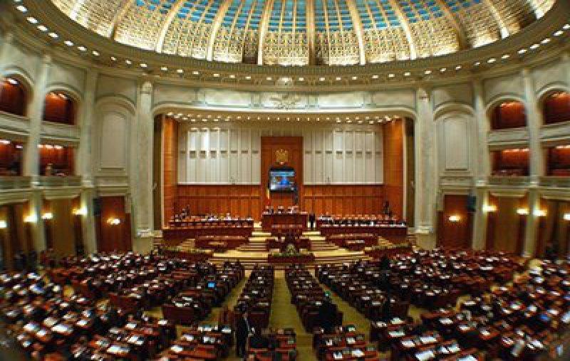 Guvernul lasă investiţiile pe seama mediului privat: investiţiile publice vor fi în 2017 cele mai mici de la aderarea la UE încoace