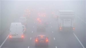 Ceață pe autostrăzi. Polițiștii recomandă viteză redusă, lumini de întâlnire și evitarea depășirilor