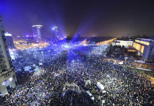 Dosar penal pentru folosirea ilegală a unor drone în timpul protestelor din Piaţa Victoriei