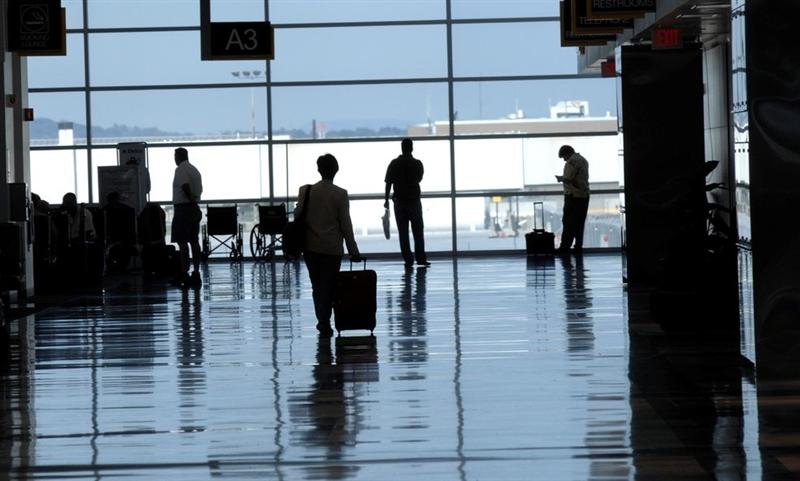 Companii aeriene obligate să plătească compensaţii pasagerilor pentru întârzieri. Care sunt acestea