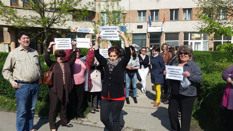 Angajaţii de la Mediu din Cluj îi cer premierului să le mărească salariile