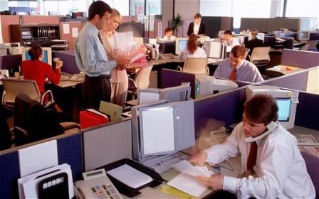 SFATURI pentru cei care lucrează la birou. Nu săriţi peste MICUL DEJUN, faceţi MIŞCARE, luaţi o PAUZĂ la prânz