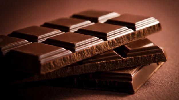 Cea mai dulce DIETĂ. Te răsfeţi cu ciocolată şi dai jos 7 kilograme într-o săptămână