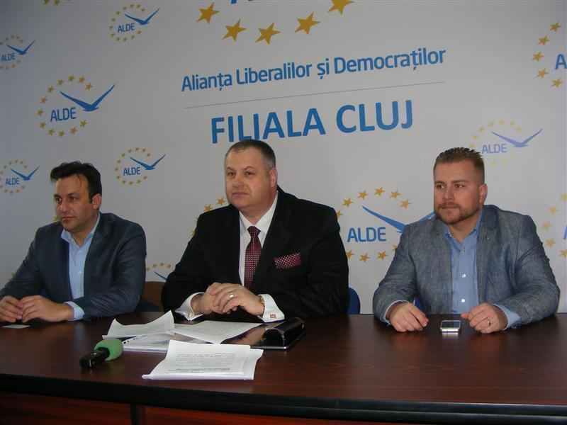 ALDE fierbe la Bucureşti şi explodează la Cluj