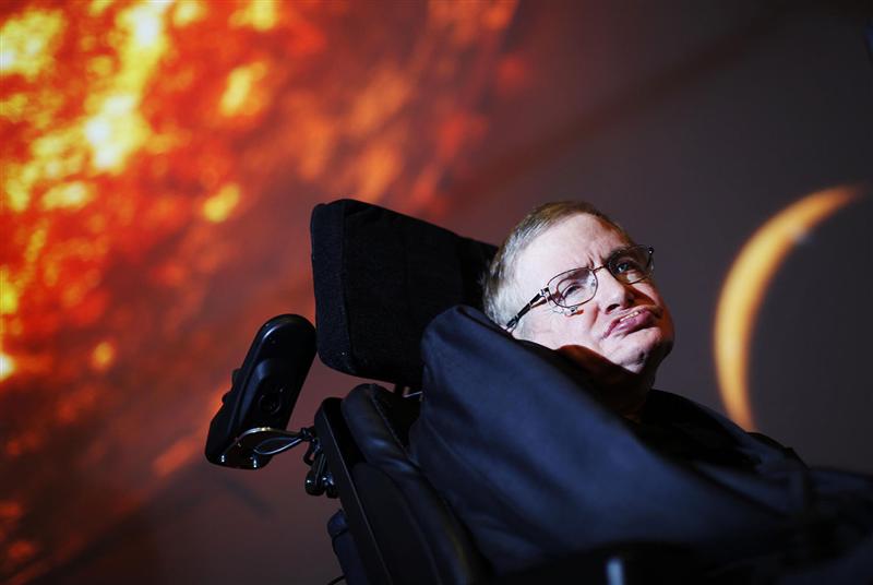 Stephen Hawking, aproape de împlinirea visului. Plănuieşte o călătorie în spațiu