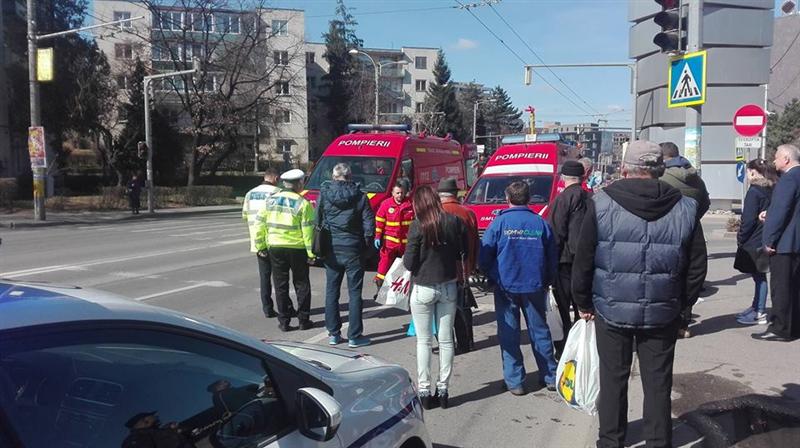 Jos pălăria, ISU Cluj! Pieton accidentat, ajutat de un pompier aflat în timpul liber