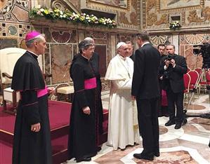 Klaus Iohannis l-a reinvitat pe Papa Francisc în România. Suveranul Pontif a părut „foarte interesat” 