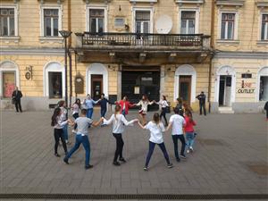 Horă în centrul Clujului de Ziua Unirii Basarabiei cu România