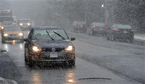 Atenţie şoferi, ninge la Cluj! Circulație blocată pe DN 1 și DN 1J, zăpadă pe A3