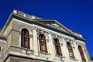 Şcoală de vară pentru tinerii pasionaţi de teatru, organizată la Cluj