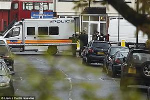 Operaţiune antiteroristă la Londra. O femeie a fost împușcată și trei persoane au fost reținute 