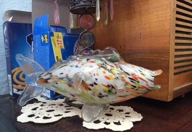 România va avea un muzeu al kitsch-ului: Răpirea din Serai, peşti de cristal şi mileuri, între exponate