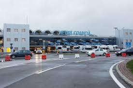 Pachet suspect la aeroportul Otopeni. Pirotehniştii SRI au securizat zona