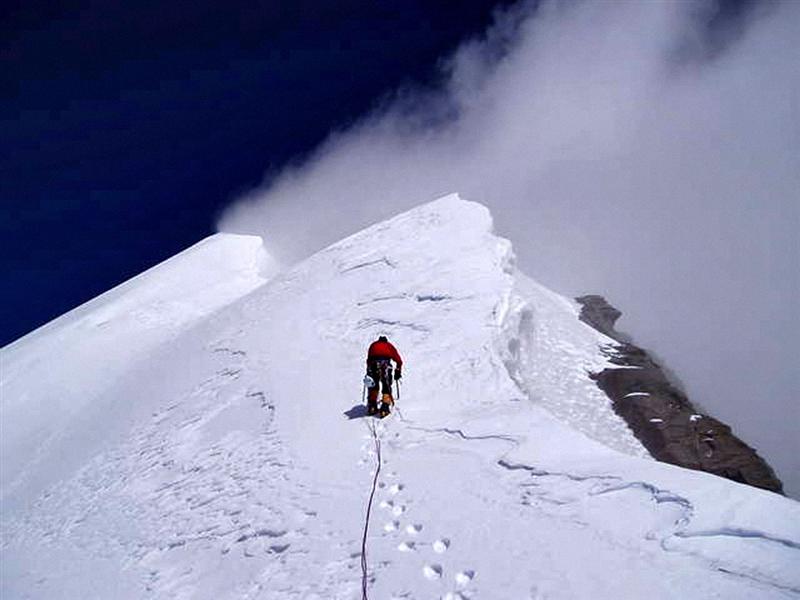 Două echipe de alpinişti români, pe lista lungă a celui mai mare premiu la nivel mondial