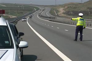 Bilanț de Rusalii pe autostrăzi: 15 vitezomani, prinși de polițiști. Unul, pe autostrada Transilvania