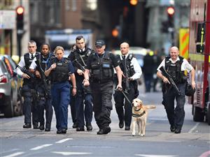 Ministerul de externe: Autorităţile britanice nu confirmă reţinerea a doi români în legătură cu atentatele din Londra