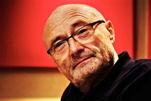 Phil Collins, internat de urgenţă după ce a căzut în camera de hotel
