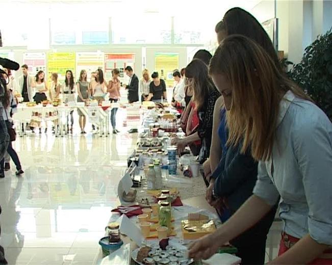 Produse obţinute prin utilizarea unor tehnologii inovative, la Festivalul Alimentului de la USAMV Cluj 