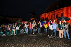 Artă în ploaie în cea mai scurtă noapte a anului la Cluj FOTO