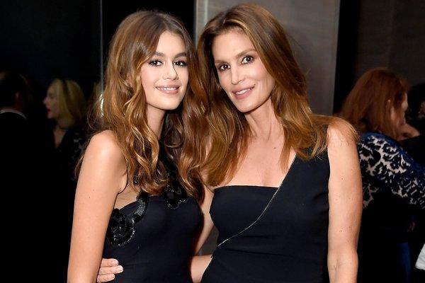 FOTO | Fiica de 15 ani a lui Cindy Crawford, poză controversată