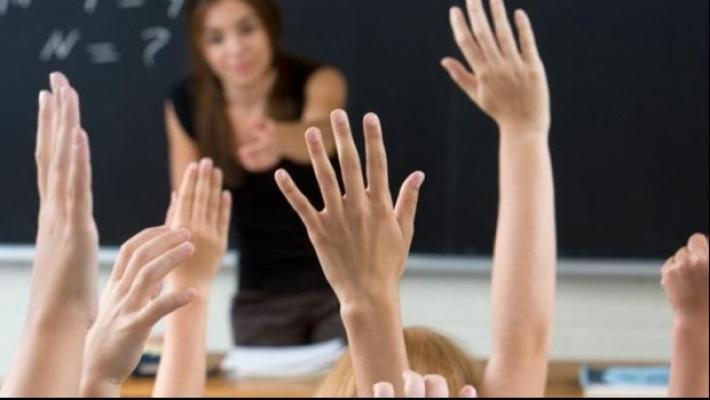 Titularizare 2017. Bătaie pe locurile de profesori de franceză şi sport sau educatori la secţia maghiară. 18% din candidaţi sunt tineri absolvenţi