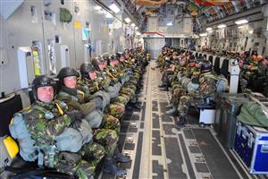 Parașutare eșuată la Câmpia Turzii: 12 militari americani răniți 
