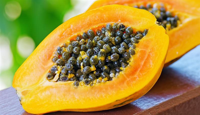 Seminţele de Papaya: curăţă sângele, vindecă ficatul şi fac minuni pentru frumuseţe