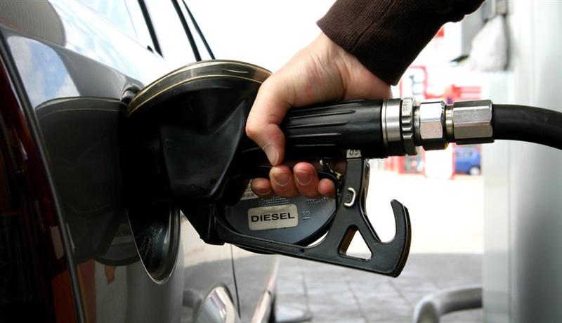 Transportatorii, despre majorarea accizelor la motorină şi benzină: şoferii vor alimenta din afară sau vor falimenta în ţară