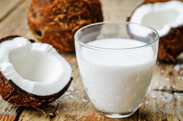 5 beneficiile uimitoare ale laptelui de cocos