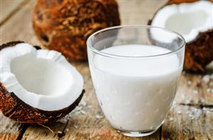 5 beneficiile uimitoare ale laptelui de cocos