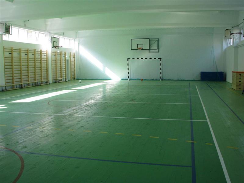 Manualul de sport. Cum să stai încolonat, care sunt punctele cardinale, poziţia corectă în bancă 