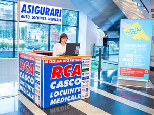 Brokerilor de asigurări li se reduc taxele la jumătate 