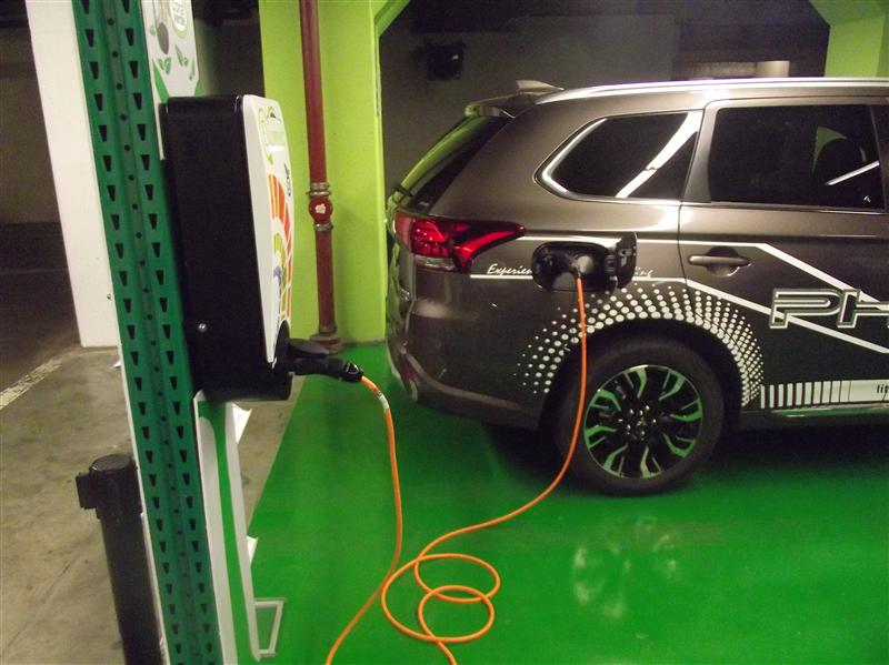 Primăria instalează stații de încărcare pentru mașinile electrice la Cluj