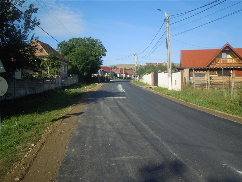 Au fost finalizate lucrările de întreținere și asfaltare pe drumul județean Săndulești