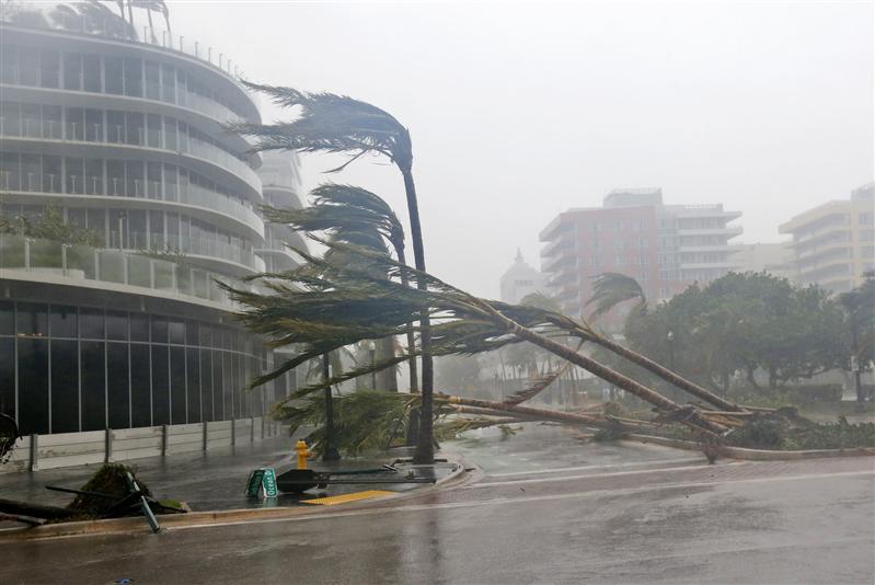 Uraganul Irma. Patru cetăţeni români au fost evacuaţi din calea furtunii, în urma demersurilor MAE