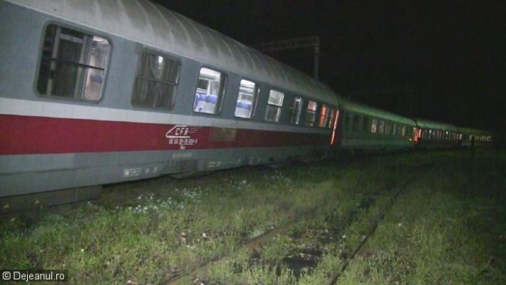Trenul InterRegio Iaşi - Timişoara a deraiat în judeţul Cluj, la ieşirea din Dej