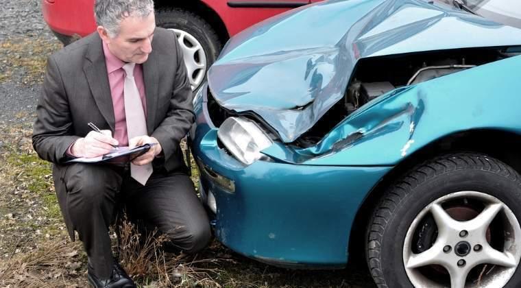 Asigurările RCA, o afacere în trei