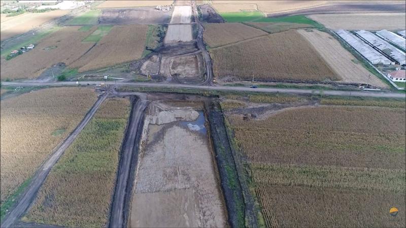 Paşi mărunţi pentru Autostrada Transilvania. FOTO/VIDEO cu şantierul incipient de pe cel mai lung tronson