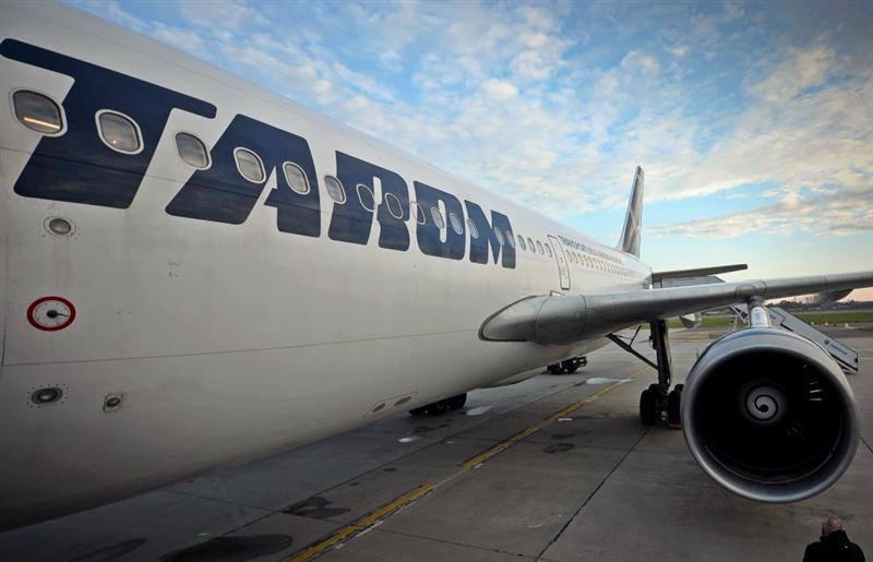 Ministrul Transporturilor: disponibilizaţii de la Tarom nu vor mai fi plătiţi cu 18 salarii