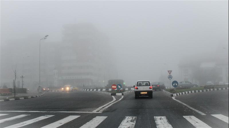 Cod galben de ceață la Cluj. Ninsoare și viscol la munte