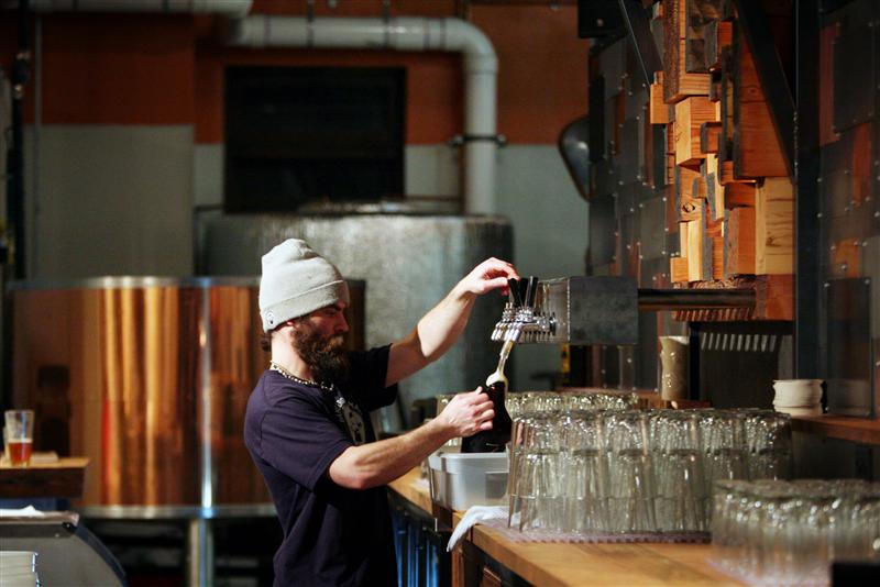 Producătorii de bere artizanală se reunesc la Cluj