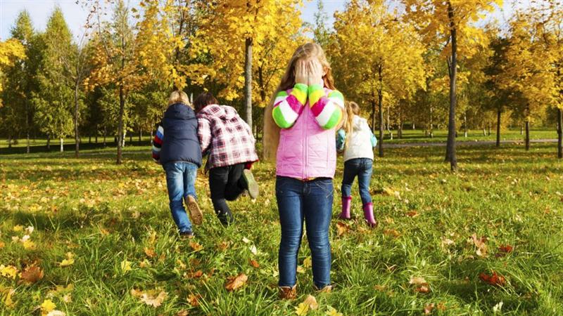 Campionat De-a V-ați Ascunselea la Cluj. La Festivalul Măceșelor